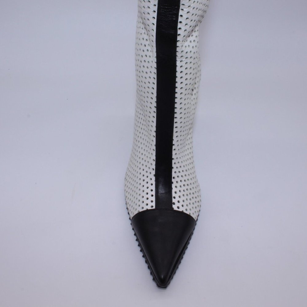 Michael Kors Abigail White/Black Leather Boot Size 40 One Boot Only Not A Pair - Picture 4 of 10